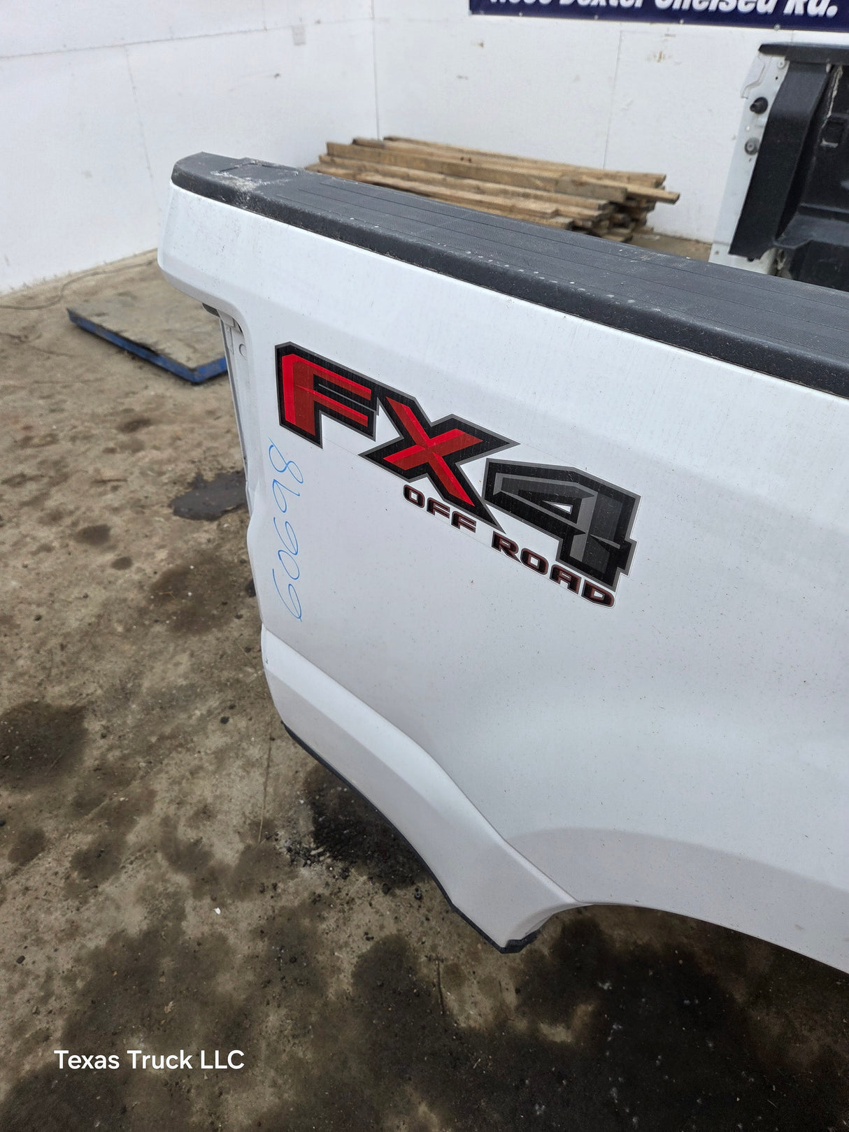 2017-2022 Ford F250 F350 Super Duty 6' 9" Short Truck Bed