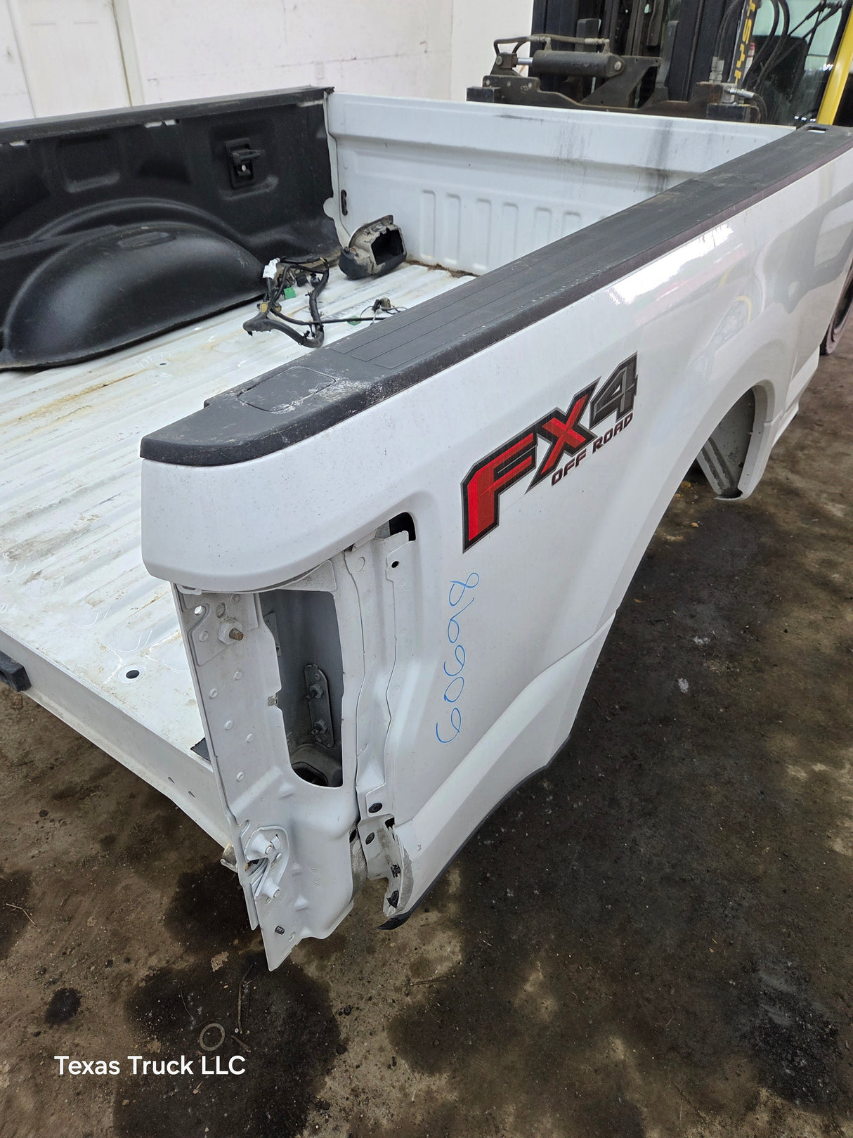 2017-2022 Ford F250 F350 Super Duty 6' 9" Short Truck Bed