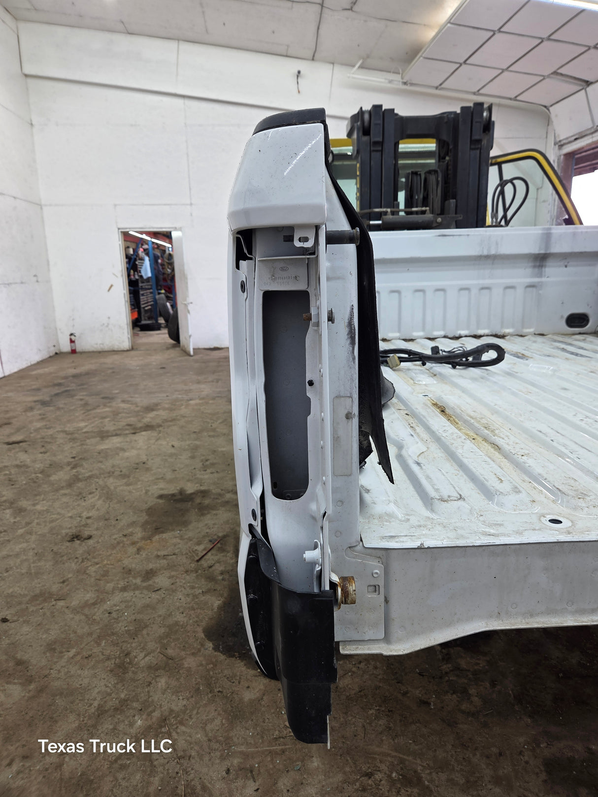 2017-2022 Ford F250 F350 Super Duty 6' 9" Short Truck Bed