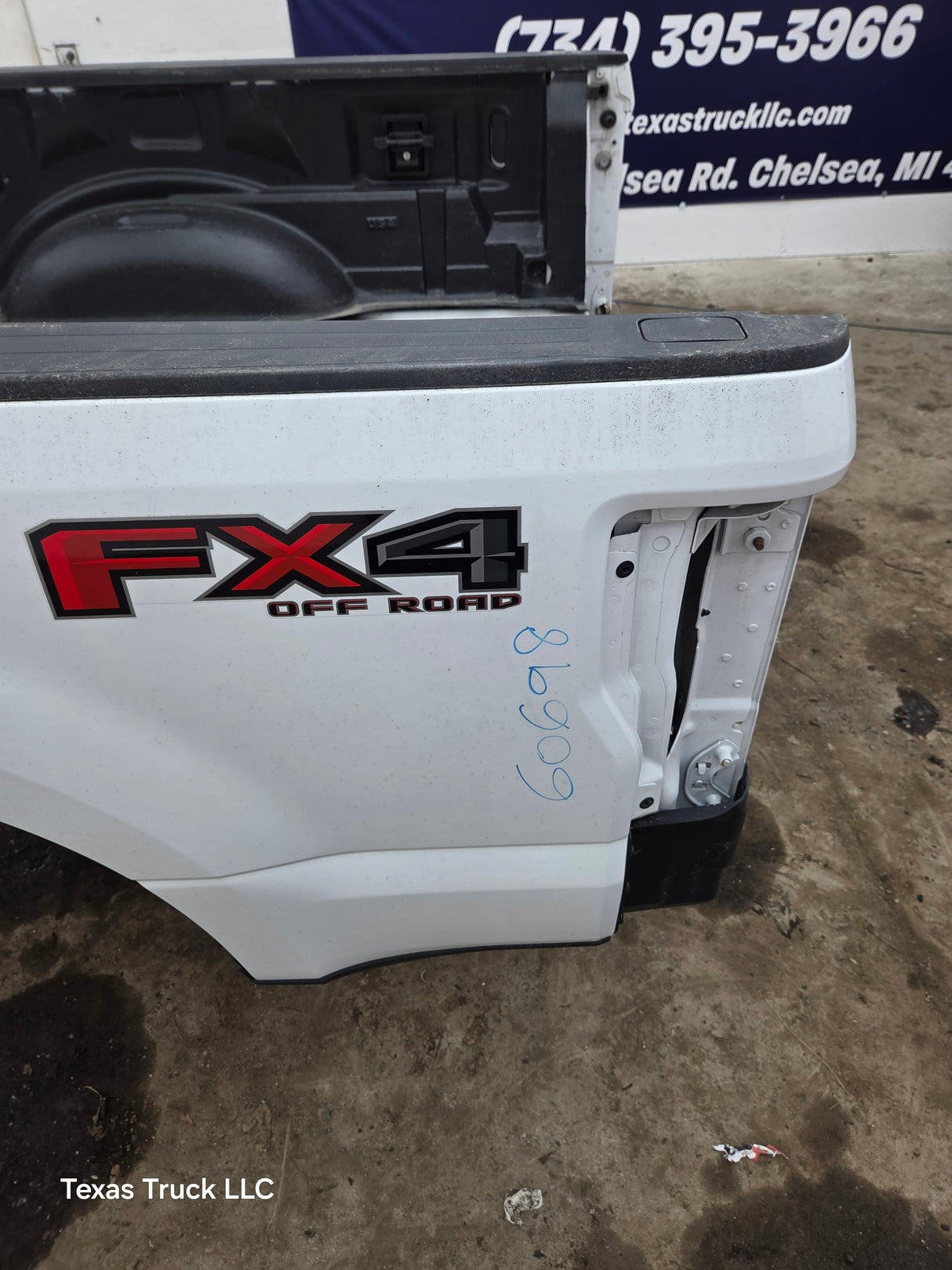 2017-2022 Ford F250 F350 Super Duty 6' 9" Short Truck Bed