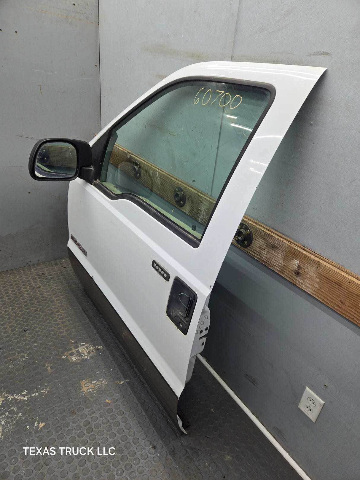 1999-2011 Ford Super Duty LH Driver Side Front Door F250 F350 F450 F550