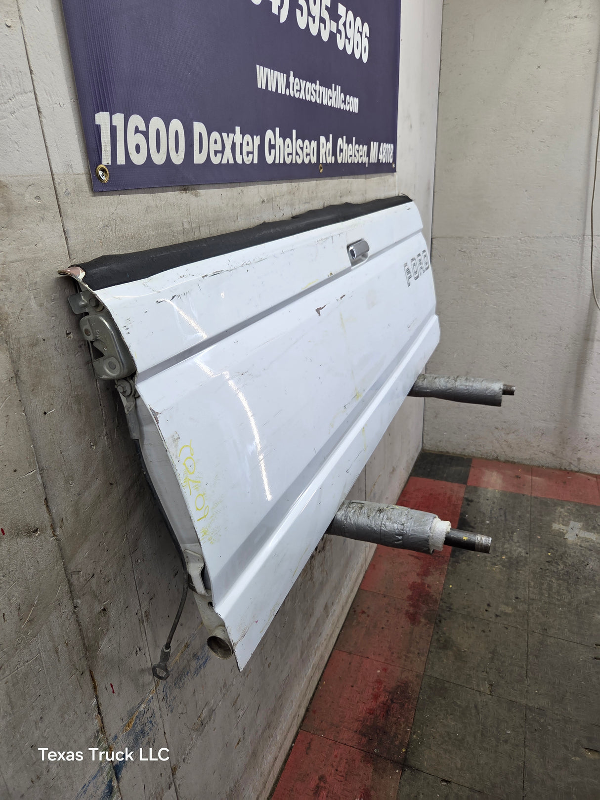 1980-1986 Bullnose / Bricknose / OBS Ford F100 F150 F250 F350 Tailgate