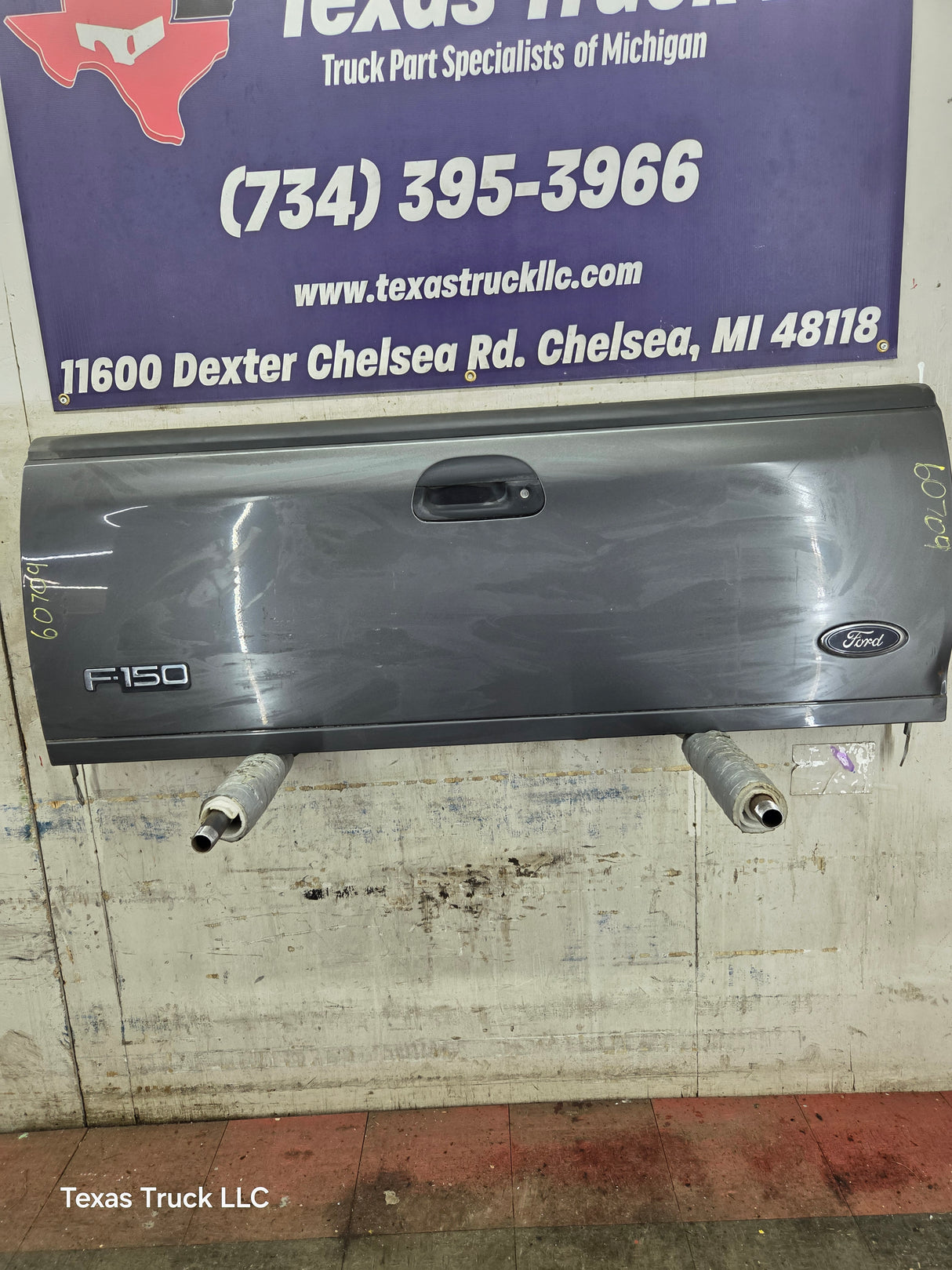 1997-2003 F150 / 1999-2007 Ford F250 F350 F450 F550 Super Duty Tailgate