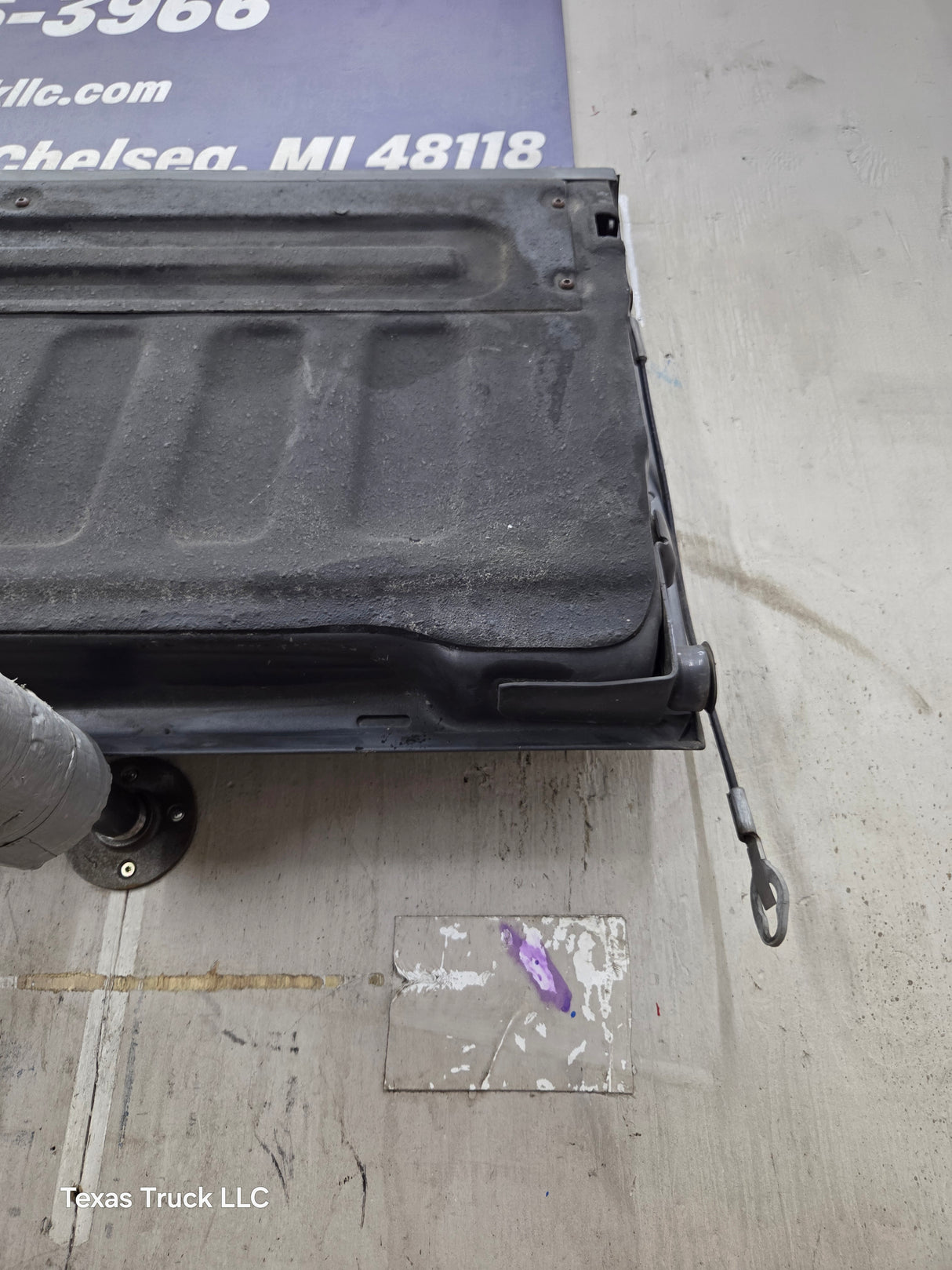 1997-2003 F150 / 1999-2007 Ford F250 F350 F450 F550 Super Duty Tailgate