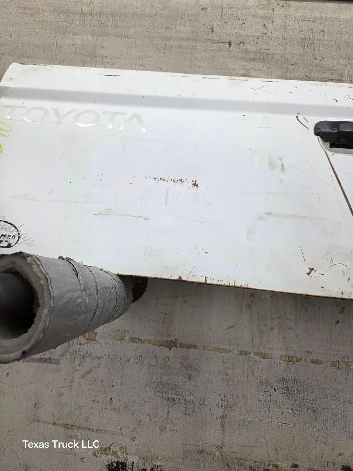 1995-2004 Toyota Tacoma Tailgate - White