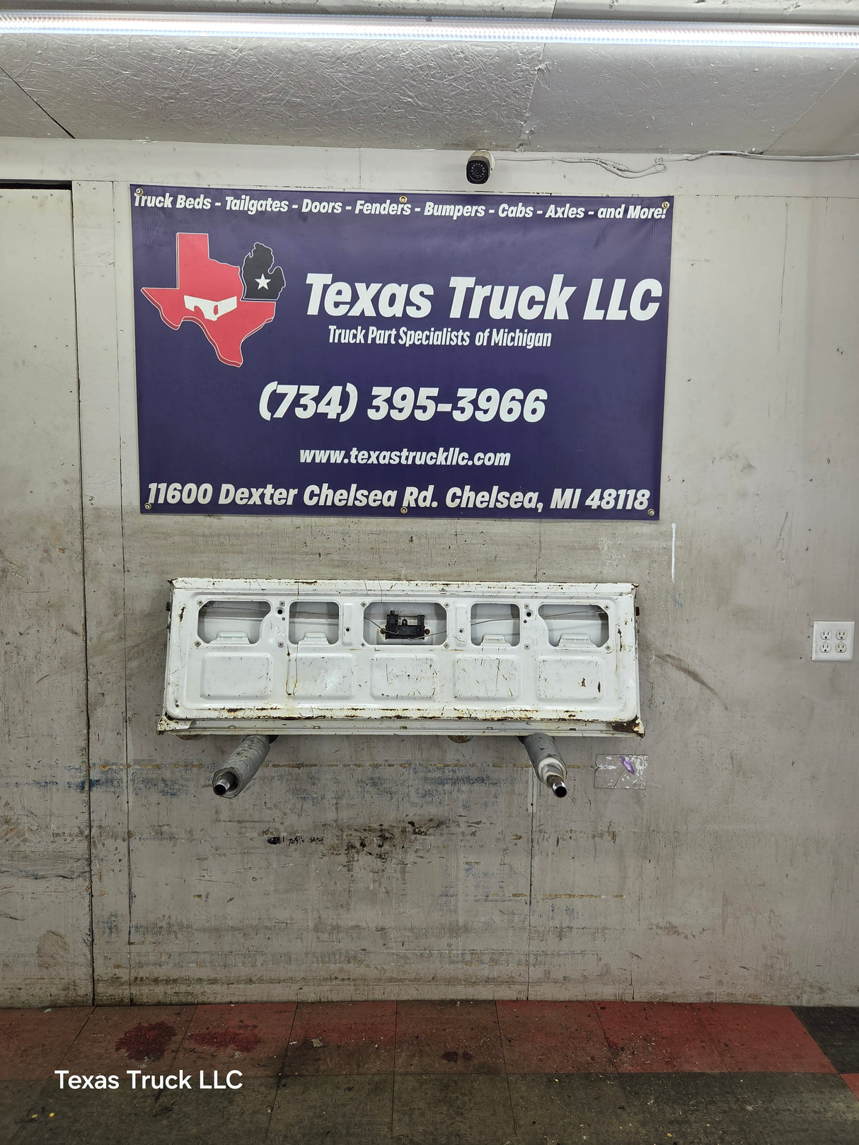 1995-2004 Toyota Tacoma Tailgate - White