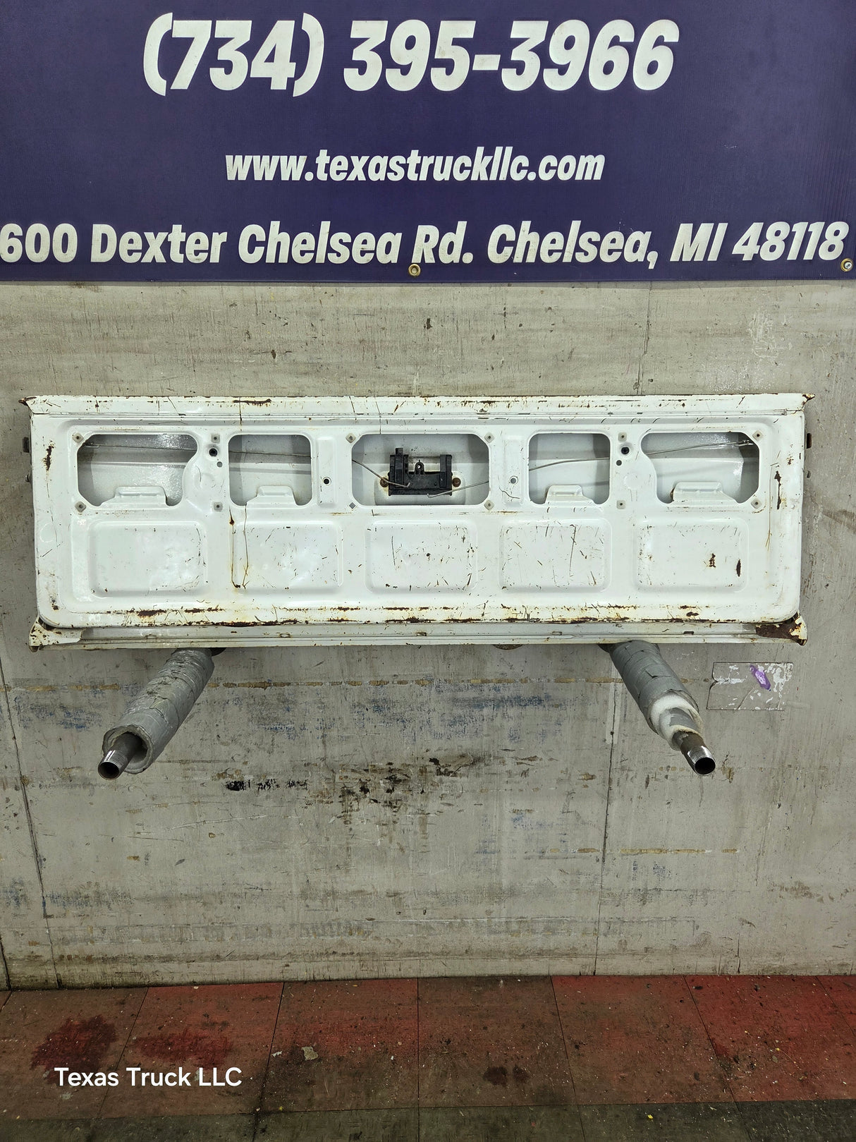 1995-2004 Toyota Tacoma Tailgate - White