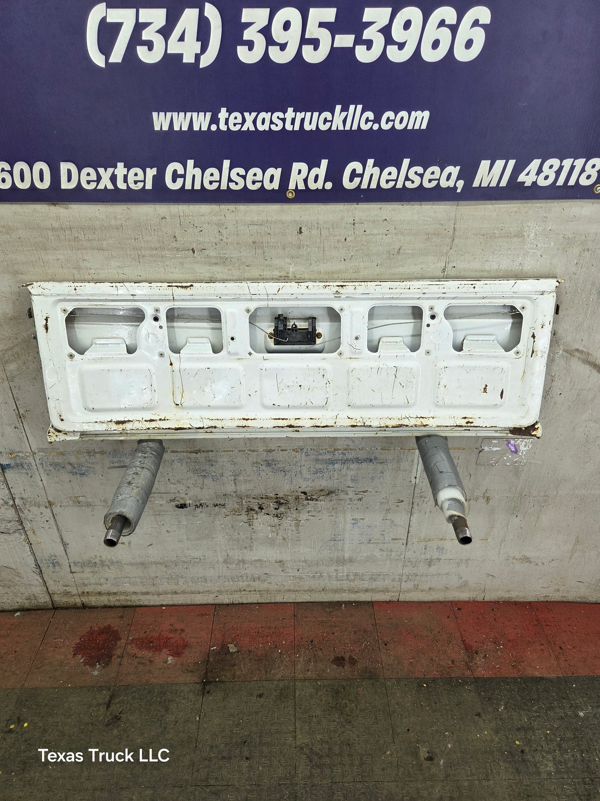 1995-2004 Toyota Tacoma Tailgate - White