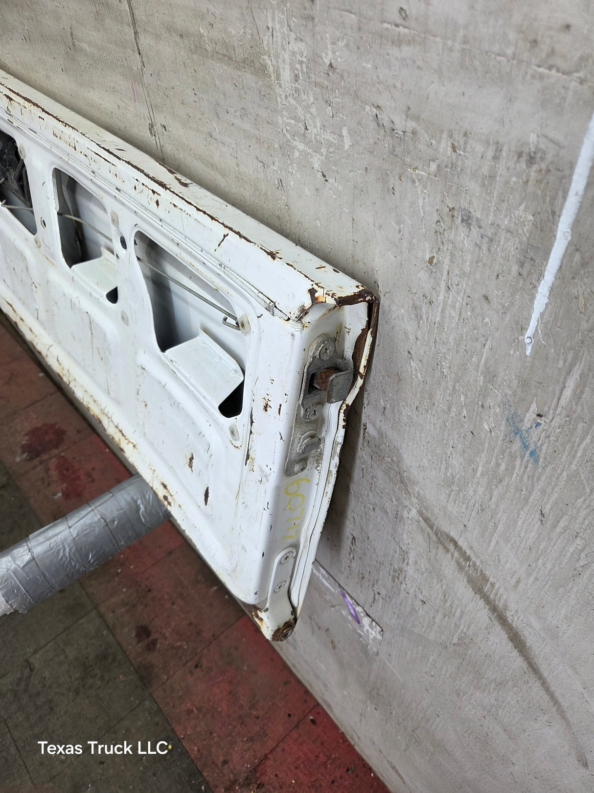 1995-2004 Toyota Tacoma Tailgate - White