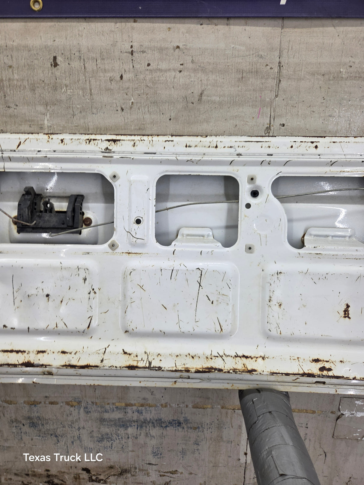 1995-2004 Toyota Tacoma Tailgate - White
