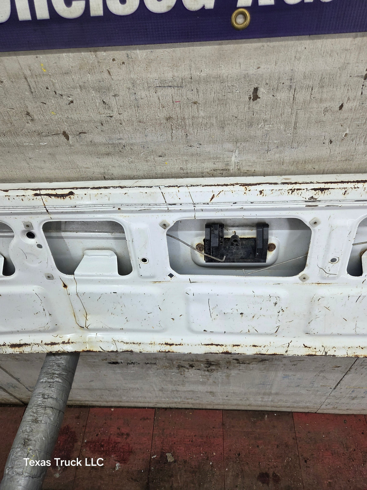 1995-2004 Toyota Tacoma Tailgate - White