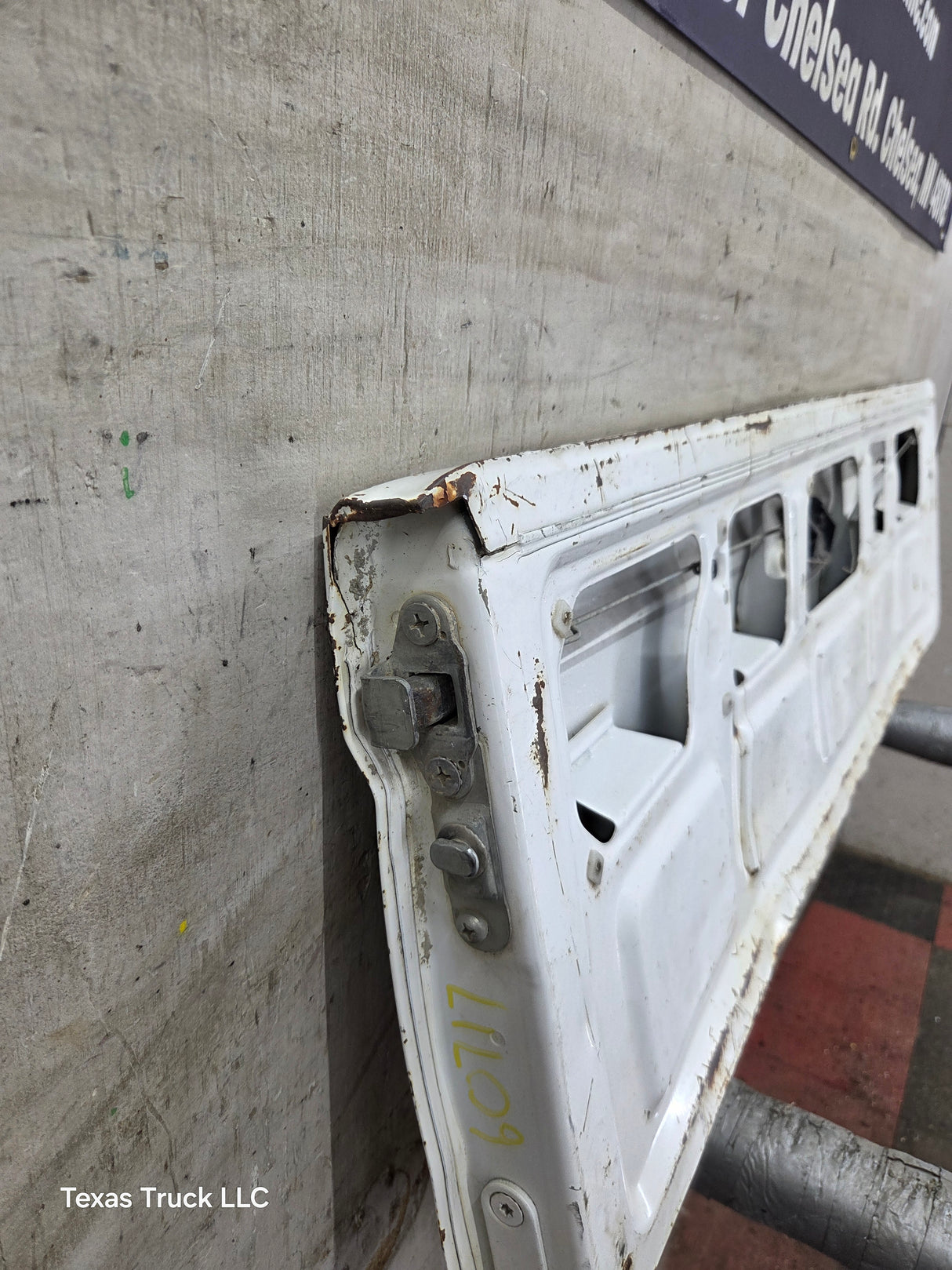 1995-2004 Toyota Tacoma Tailgate - White