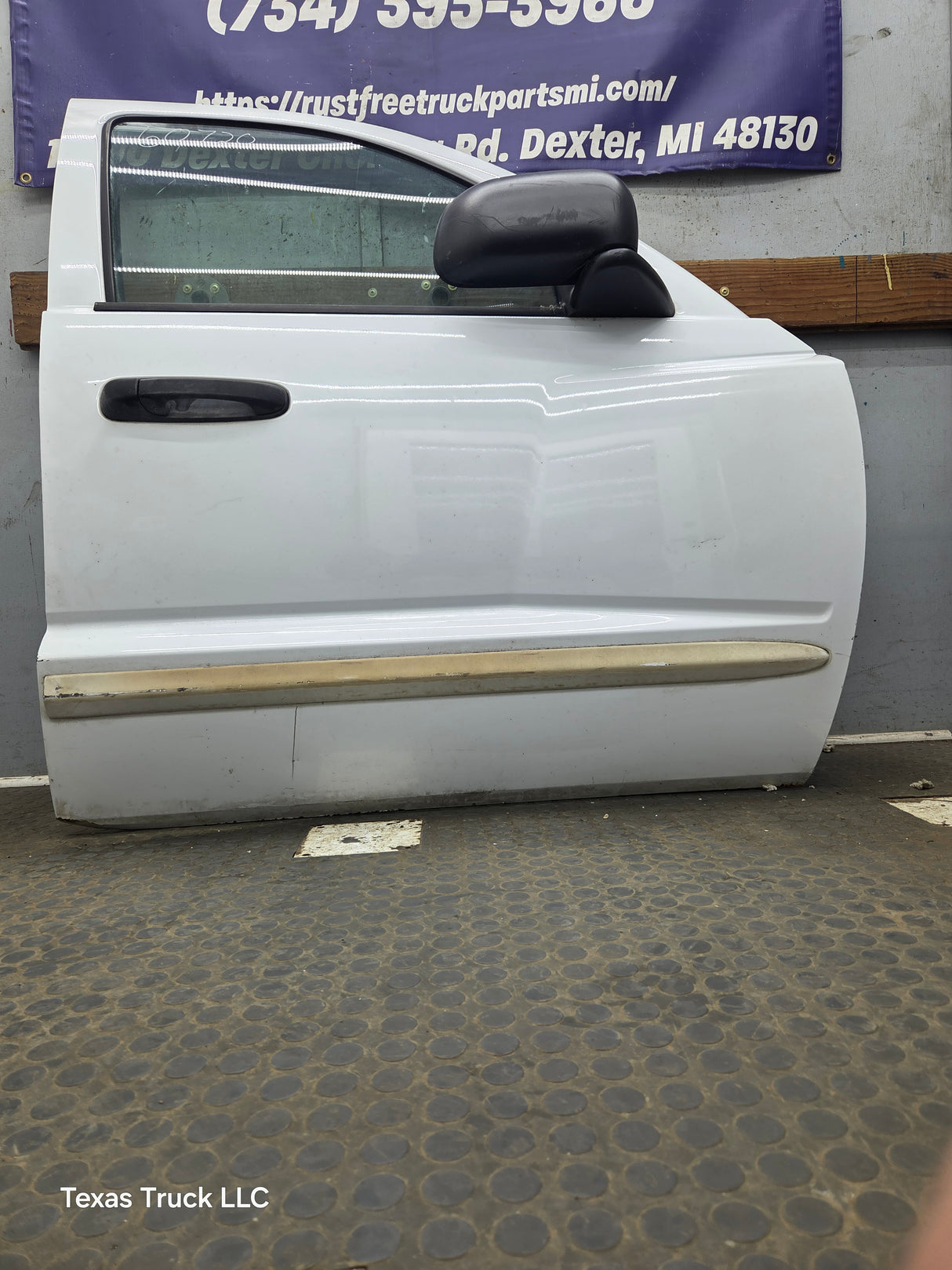 2005-2011 Dodge Dakota Passenger Side RH Front Door