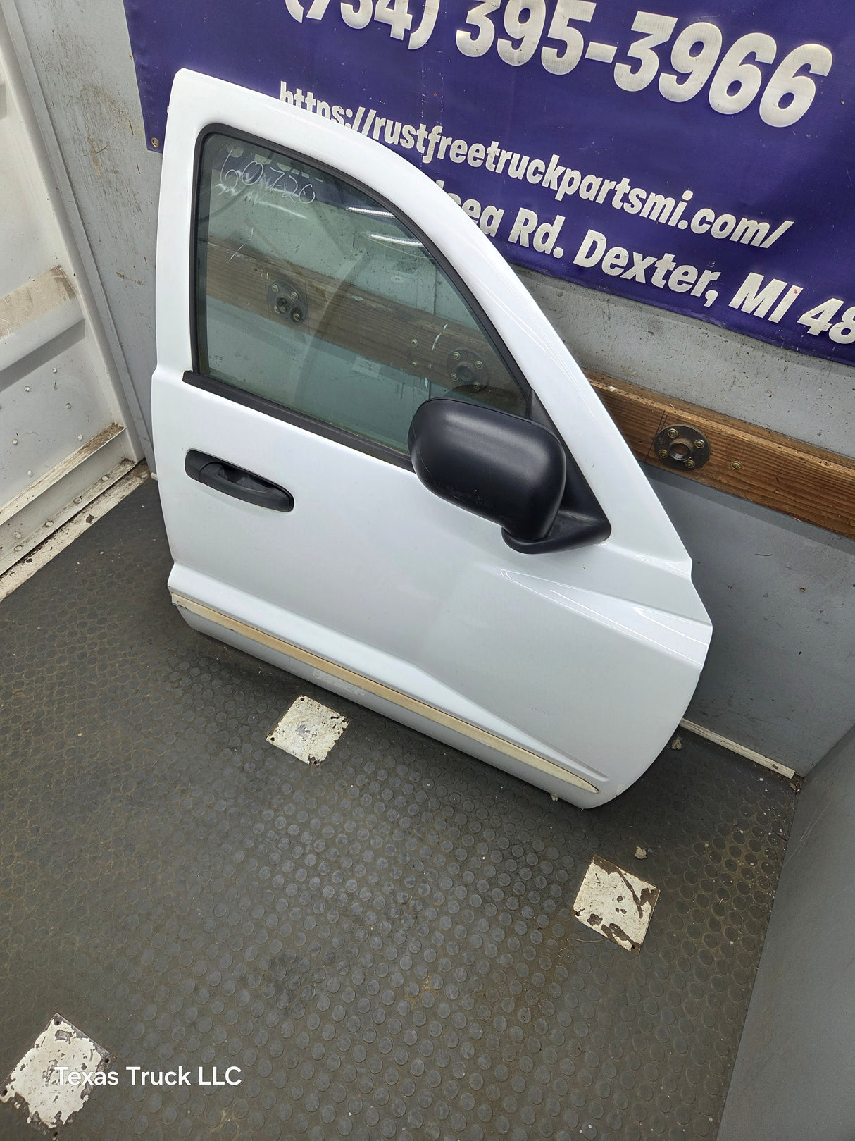 2005-2011 Dodge Dakota Passenger Side RH Front Door