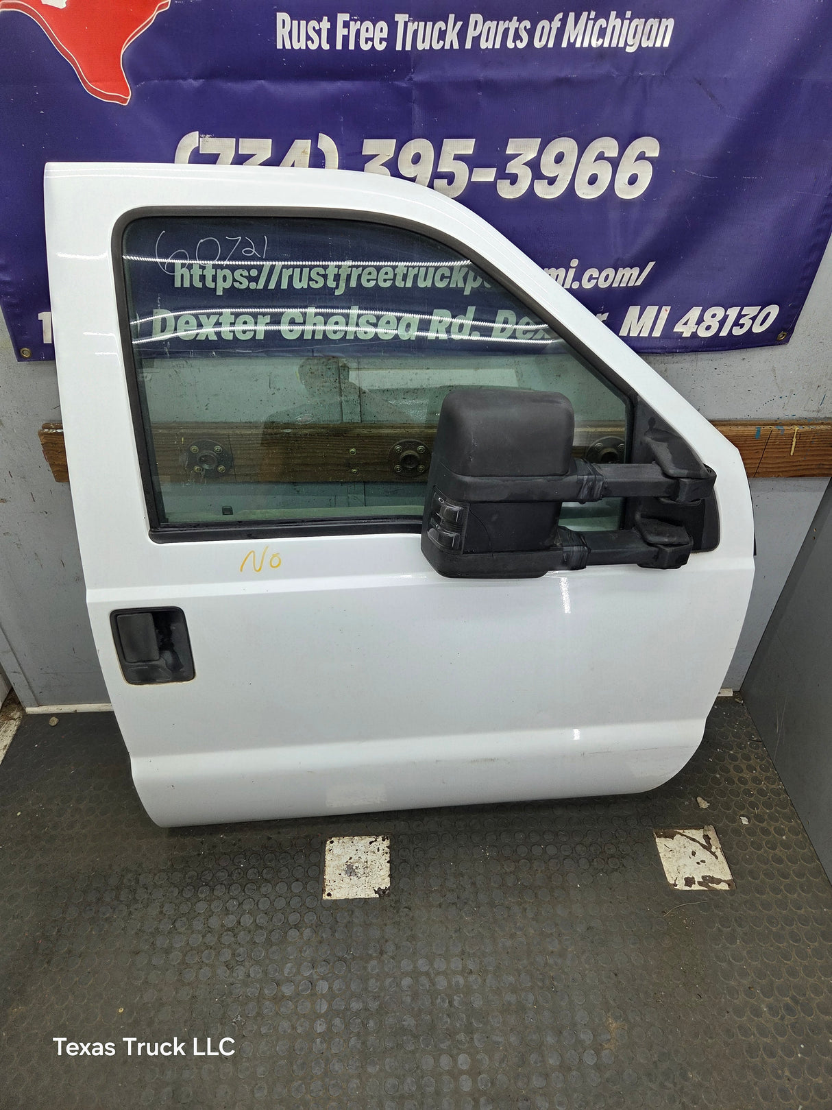 2012-2016 Ford Super Duty RH Passenger Side Front Door F250 F350 F450 F550
