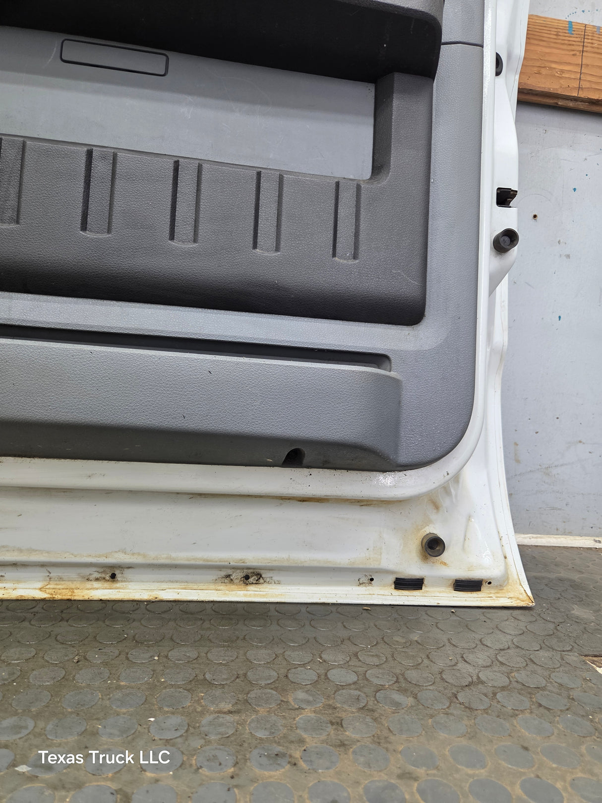 2012-2016 Ford Super Duty RH Passenger Side Front Door F250 F350 F450 F550