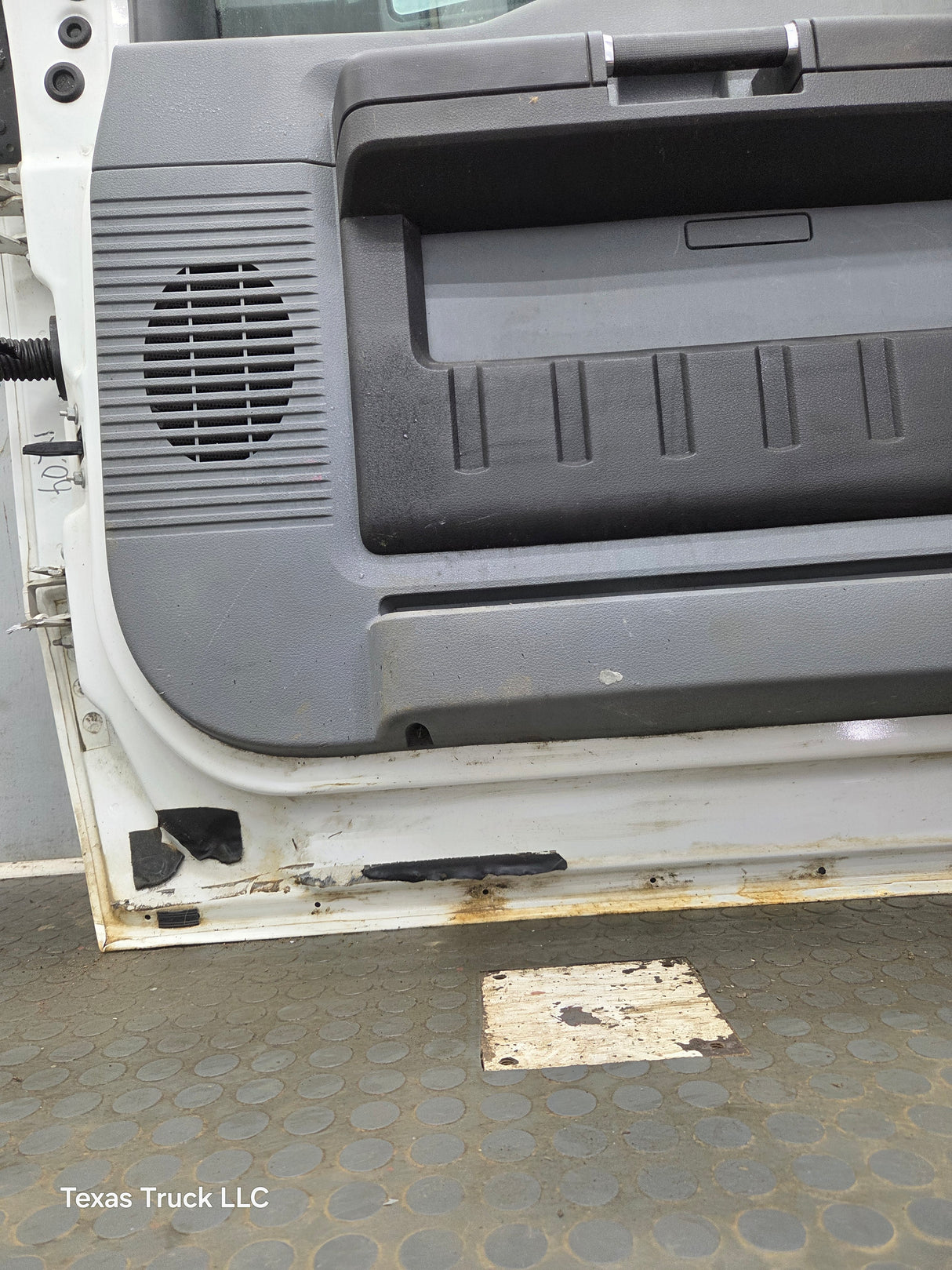2012-2016 Ford Super Duty RH Passenger Side Front Door F250 F350 F450 F550