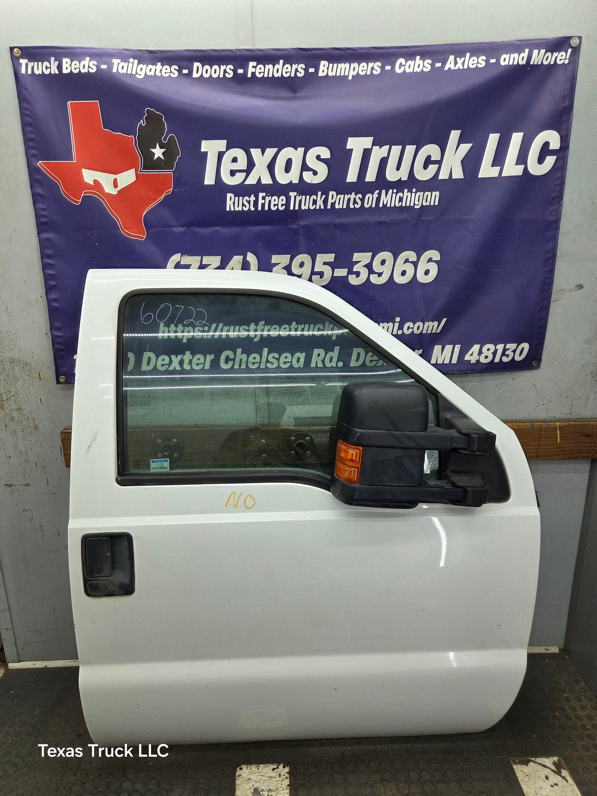 2012-2016 Ford Super Duty RH Passenger Side Front Door F250 F350 F450 F550