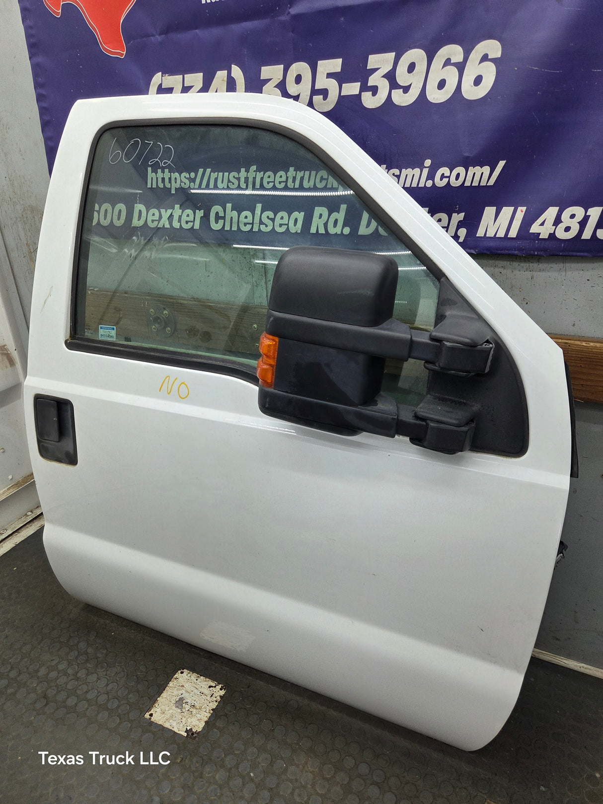 2012-2016 Ford Super Duty RH Passenger Side Front Door F250 F350 F450 F550