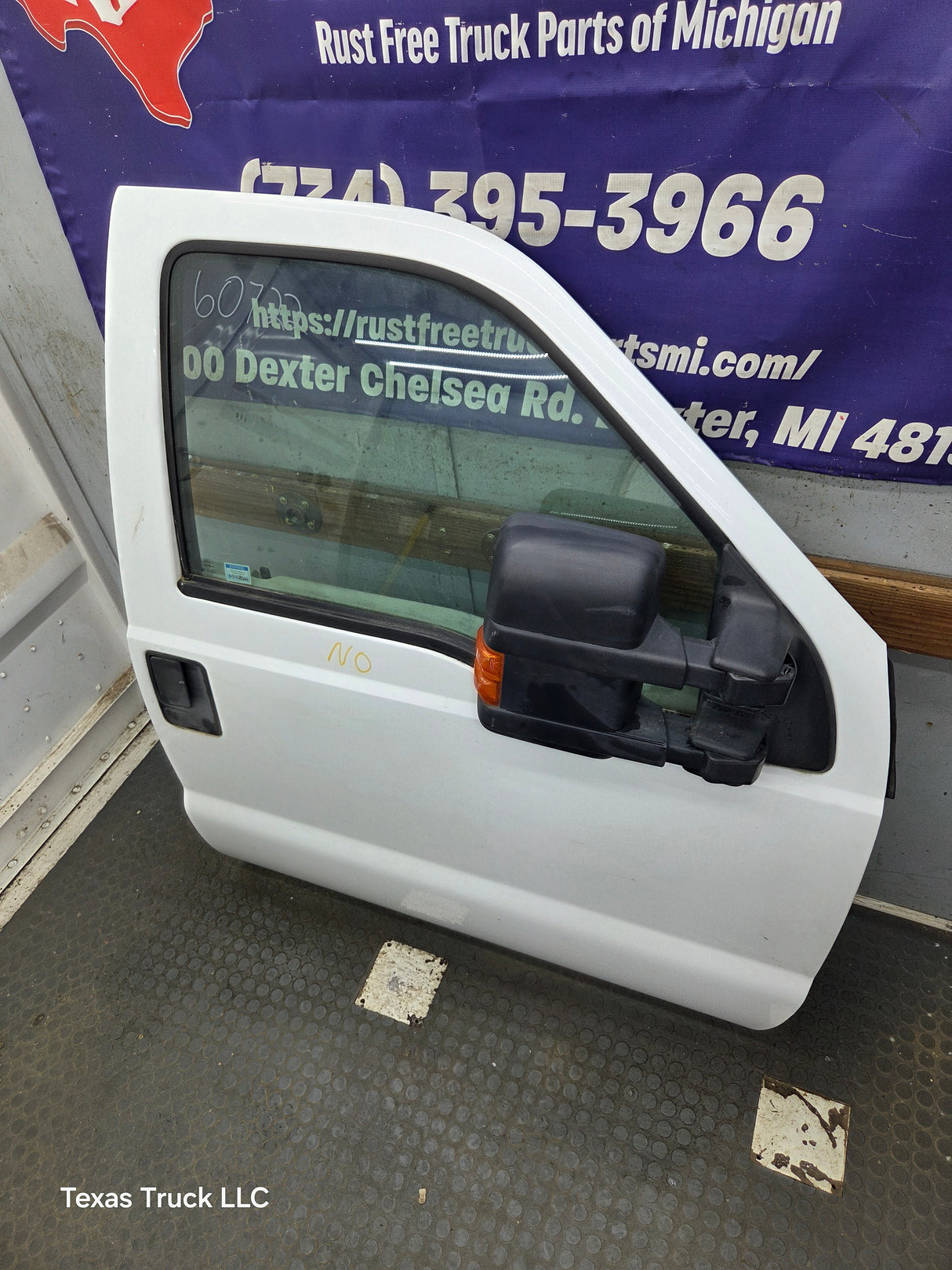 2012-2016 Ford Super Duty RH Passenger Side Front Door F250 F350 F450 F550