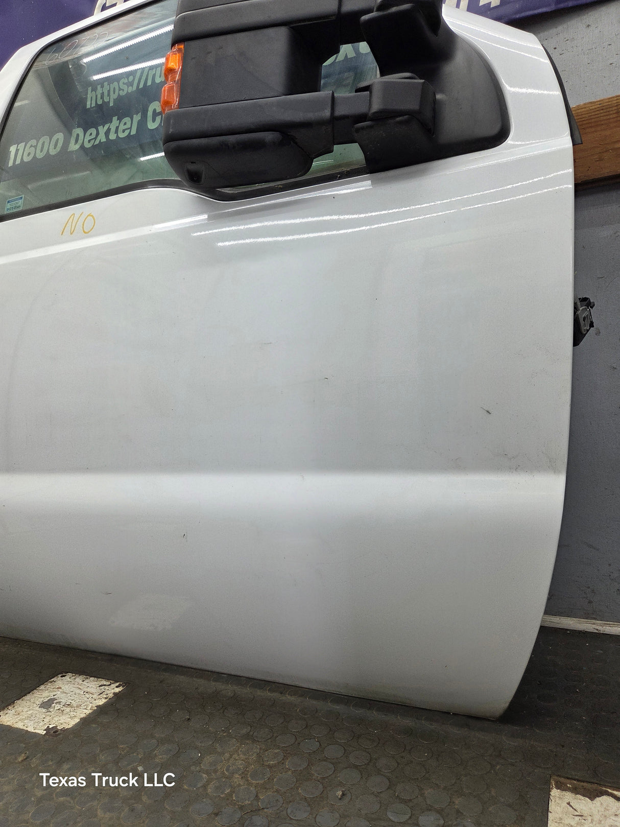 2012-2016 Ford Super Duty RH Passenger Side Front Door F250 F350 F450 F550