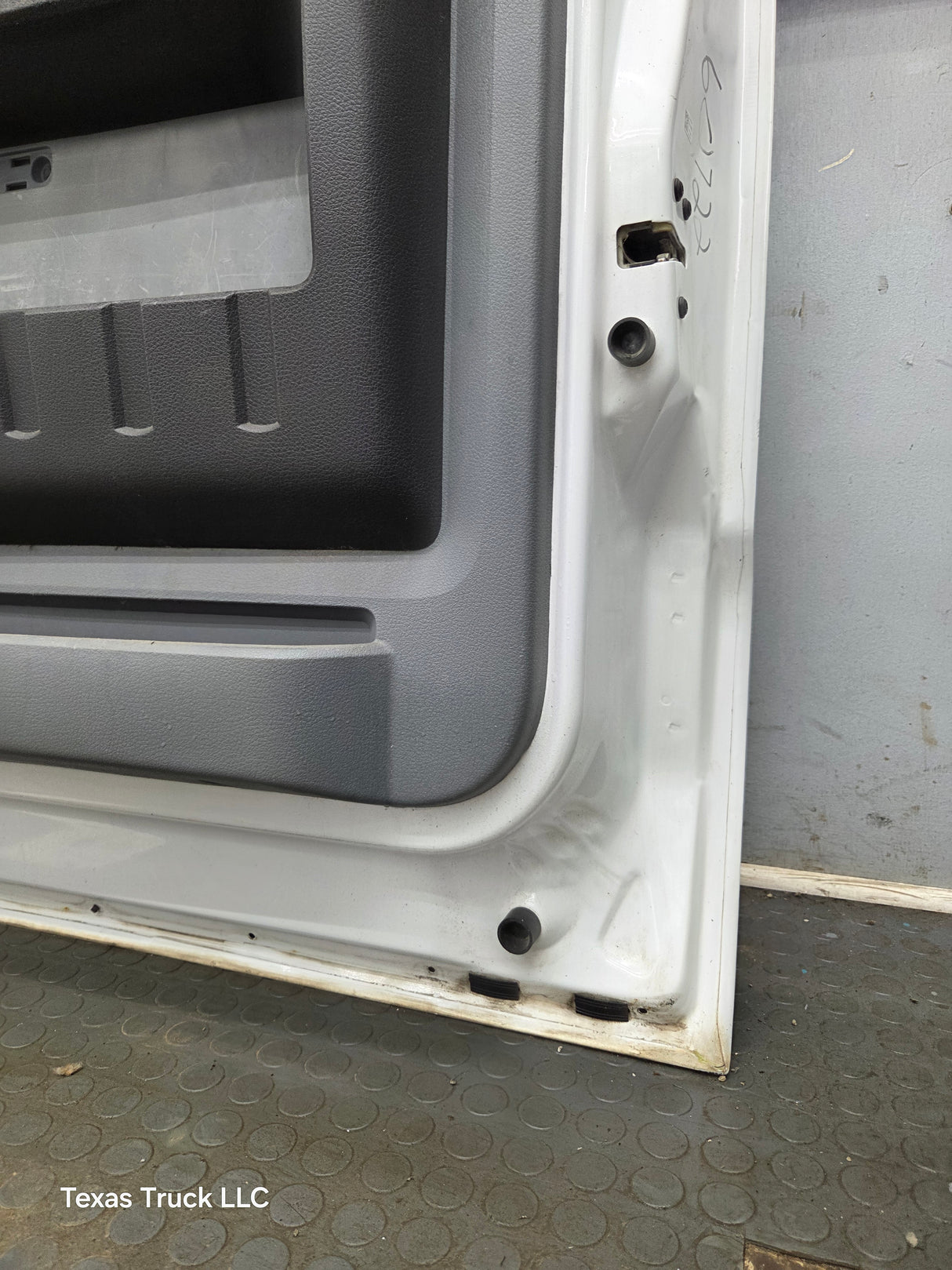 2012-2016 Ford Super Duty RH Passenger Side Front Door F250 F350 F450 F550