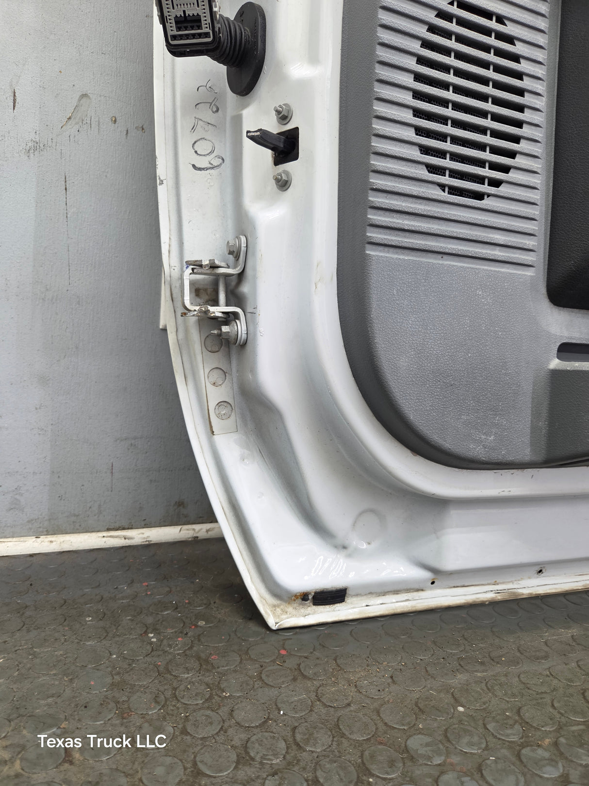 2012-2016 Ford Super Duty RH Passenger Side Front Door F250 F350 F450 F550