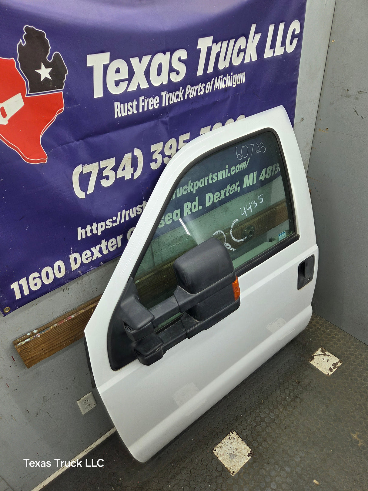 2012-2016 Ford Super Duty LH Driver Side Front Door F250 F350 F450 F550
