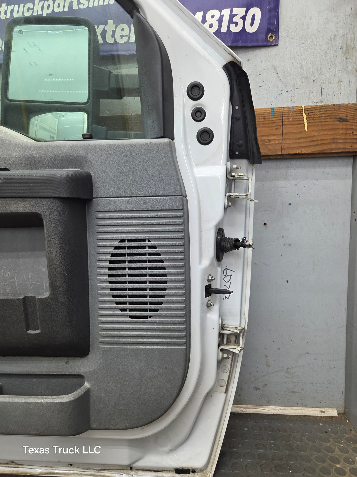 2012-2016 Ford Super Duty LH Driver Side Front Door F250 F350 F450 F550