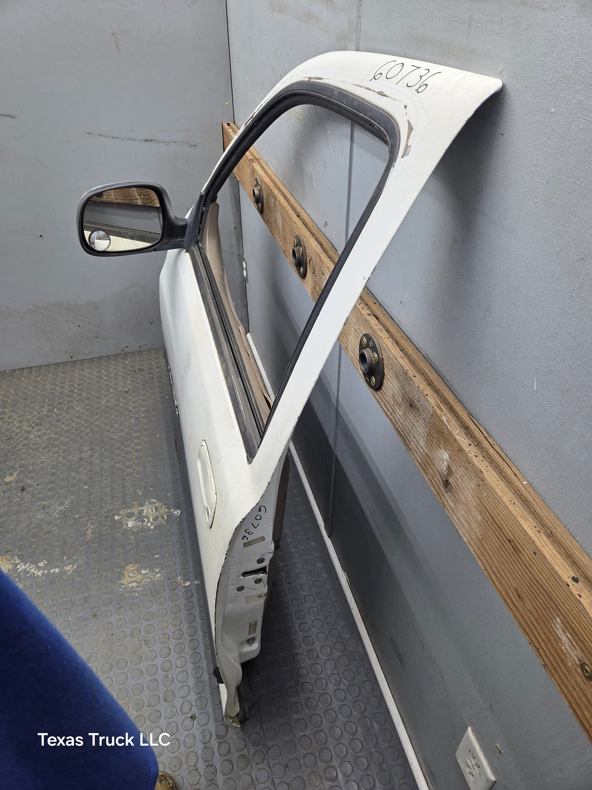 2000-2006 Toyota Tundra Front Left Hand Driver Side 1st Gen Door