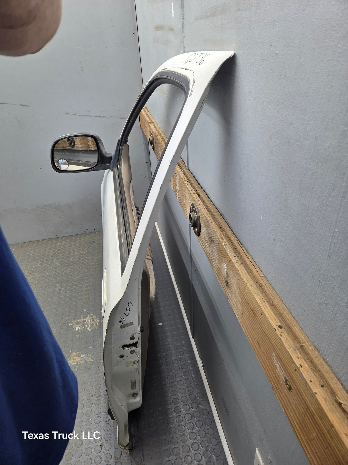 2000-2006 Toyota Tundra Front Left Hand Driver Side 1st Gen Door