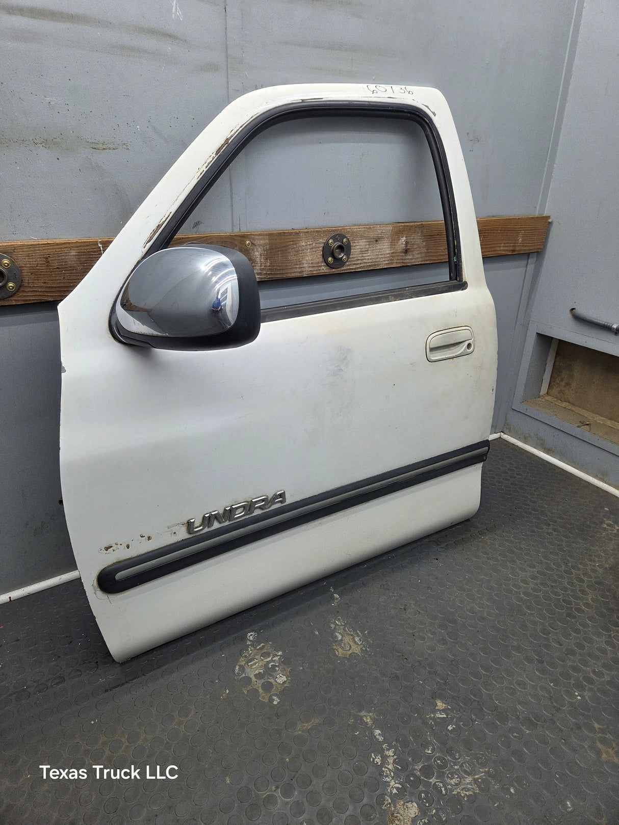 2000-2006 Toyota Tundra Front Left Hand Driver Side 1st Gen Door
