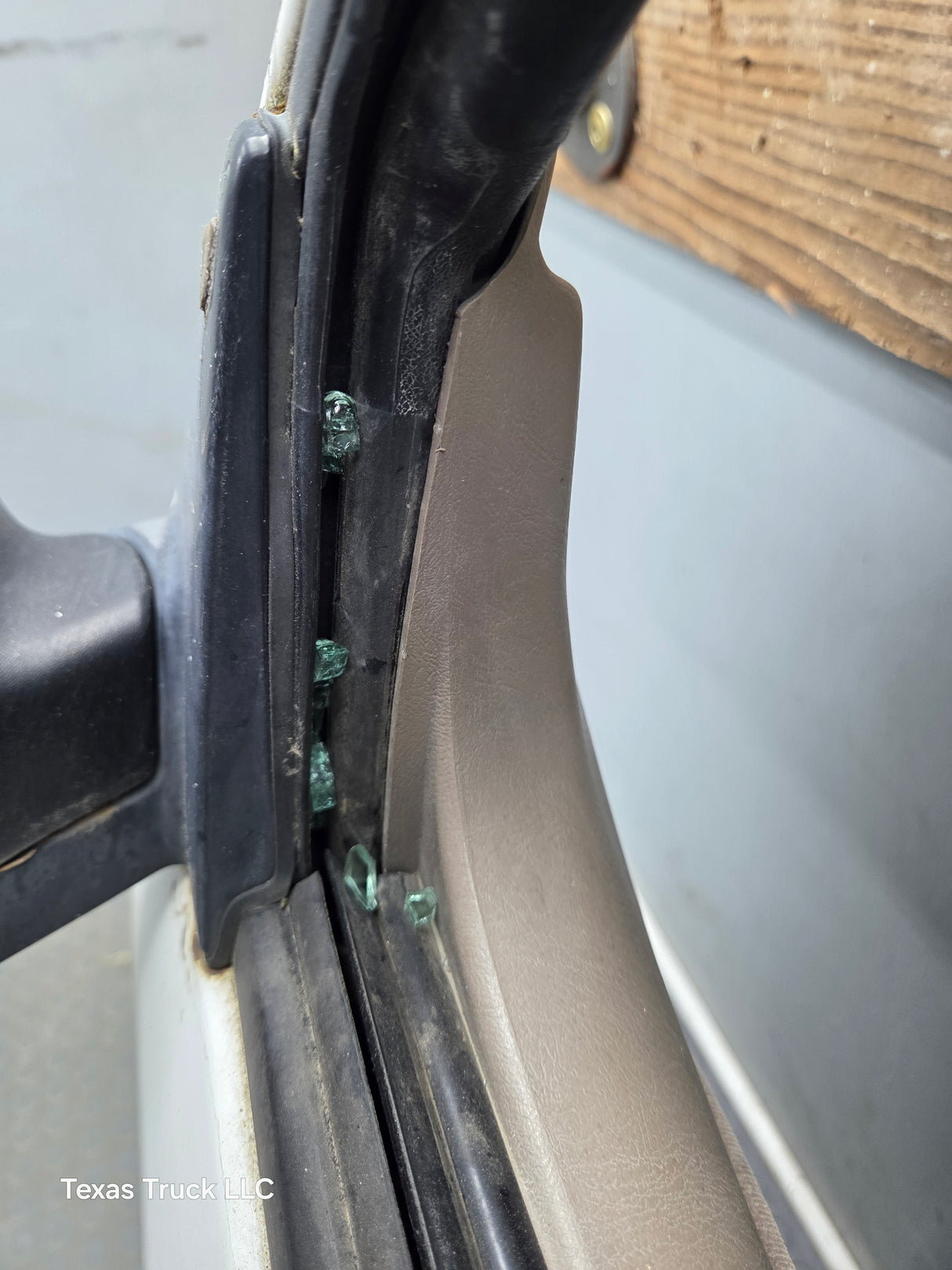 2000-2006 Toyota Tundra Front Left Hand Driver Side 1st Gen Door