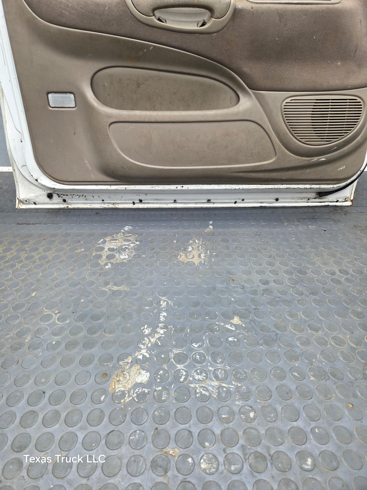 2000-2006 Toyota Tundra Front Left Hand Driver Side 1st Gen Door