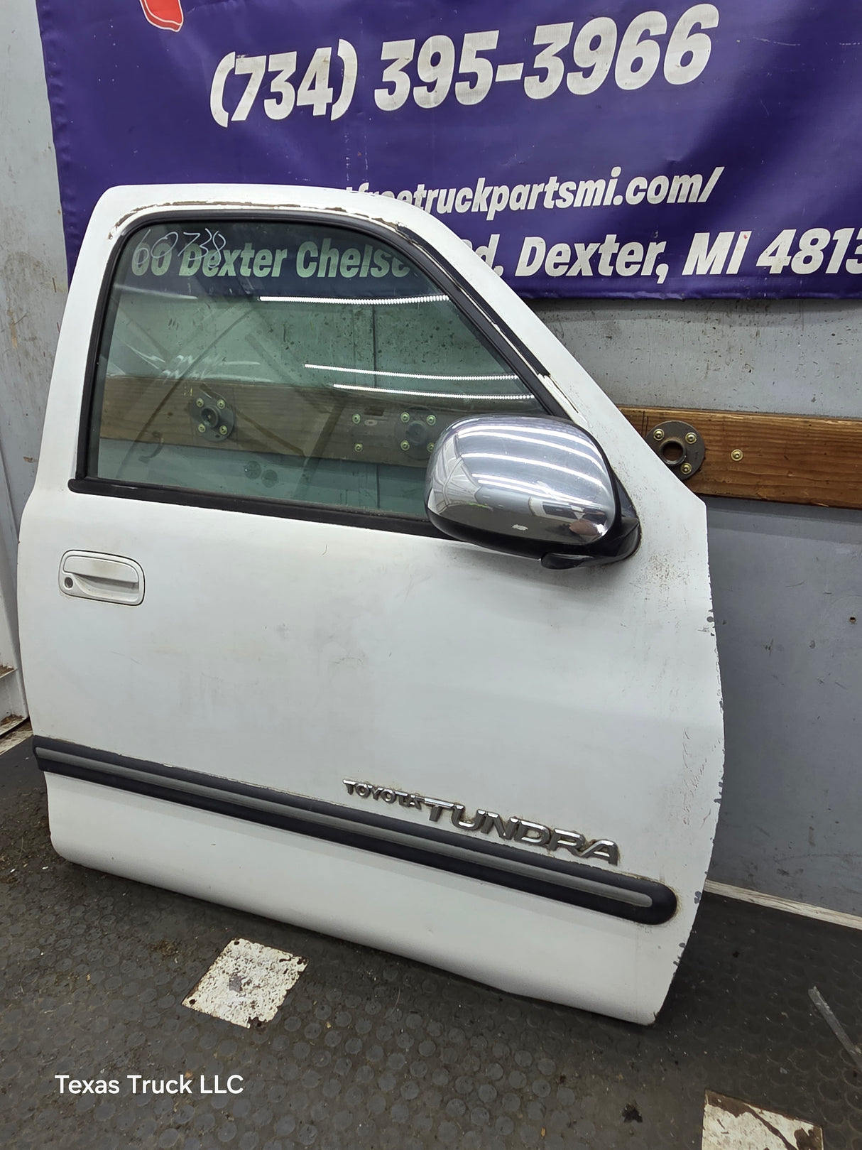 2000-2006 Toyota Tundra Front Right Hand Passenger Side 1st Gen Door