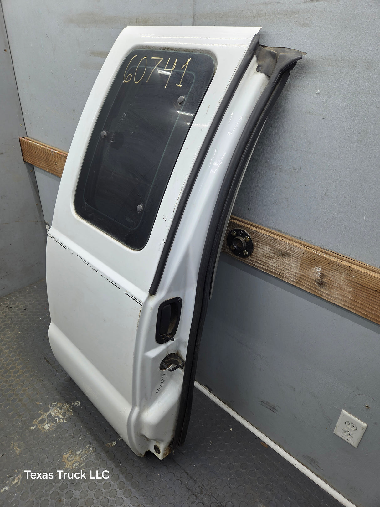 1999-2007 Ford Super Duty F250 F350 F450 F550 RH Extended Cab Passenger Rear Door