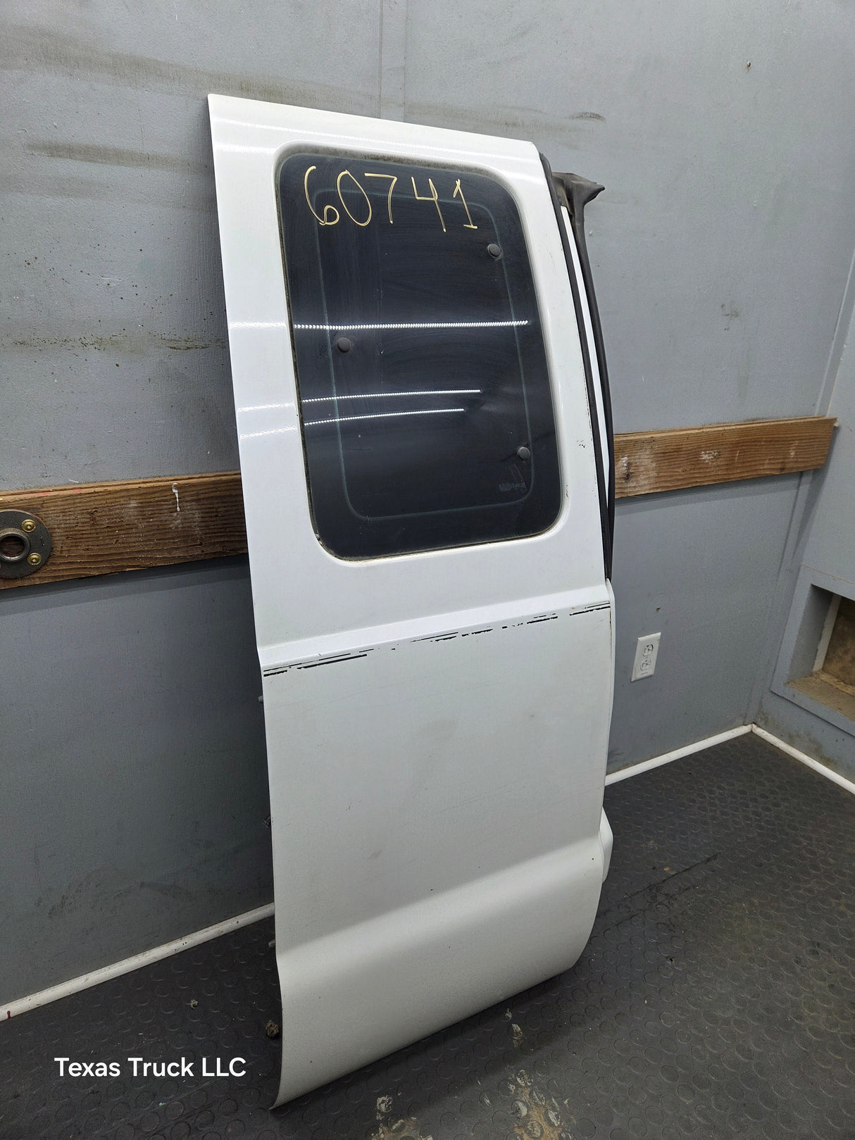 1999-2007 Ford Super Duty F250 F350 F450 F550 RH Extended Cab Passenger Rear Door