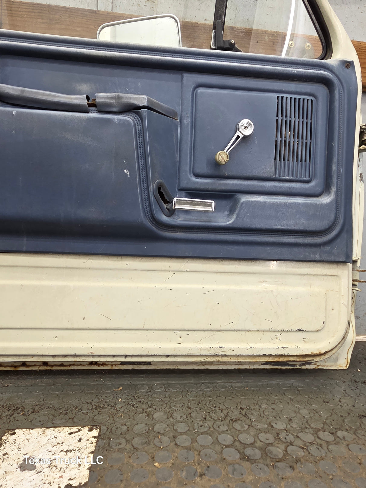 1973-1979 Ford F100 F150 F250 F350 LH Driver Side Front Door