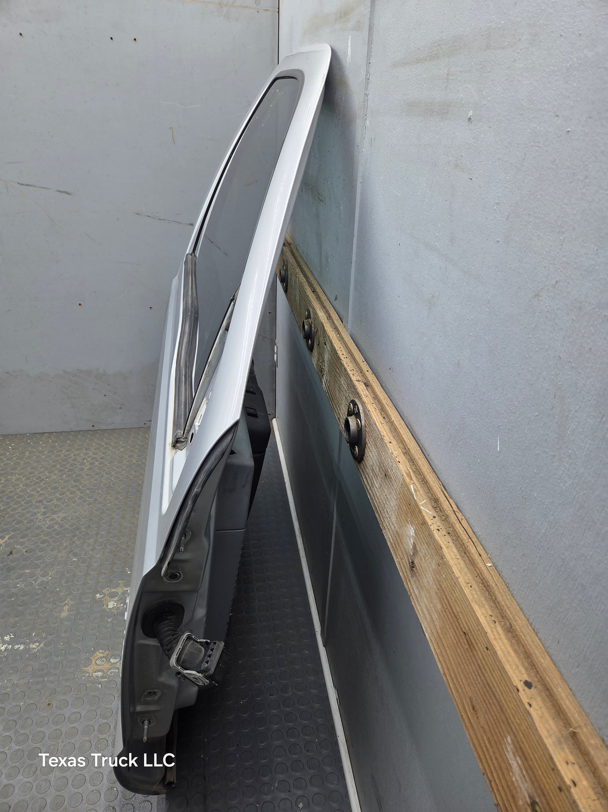 2012-2016 Ford Super Duty RH Passenger Side Front Door F250 F350 F450 F550