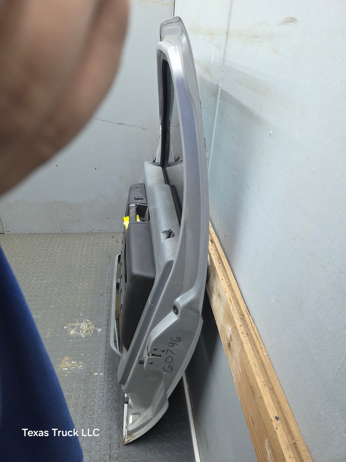 2012-2016 Ford Super Duty RH Passenger Side Front Door F250 F350 F450 F550