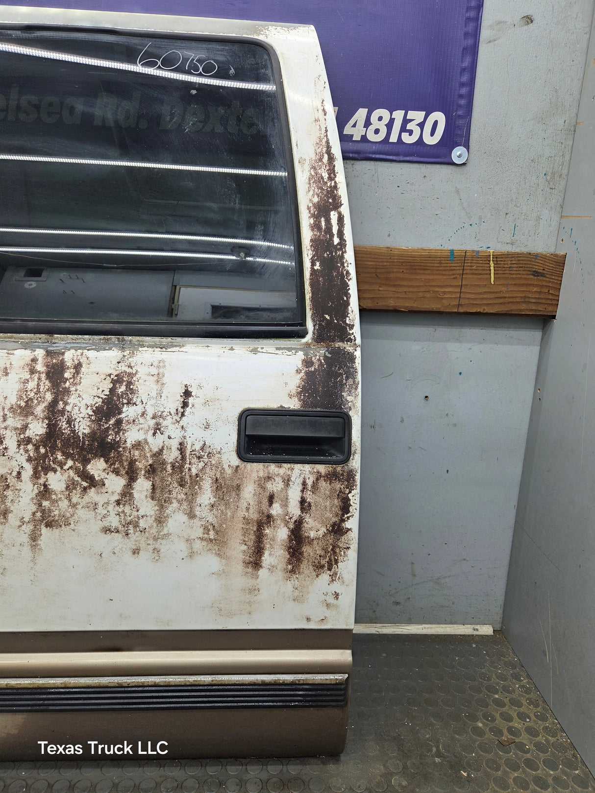 1992-2000 Chevrolet Silverado Suburban GMC Sierra K1500 K2500 K3500 Crew Cab LH Rear Driver Door