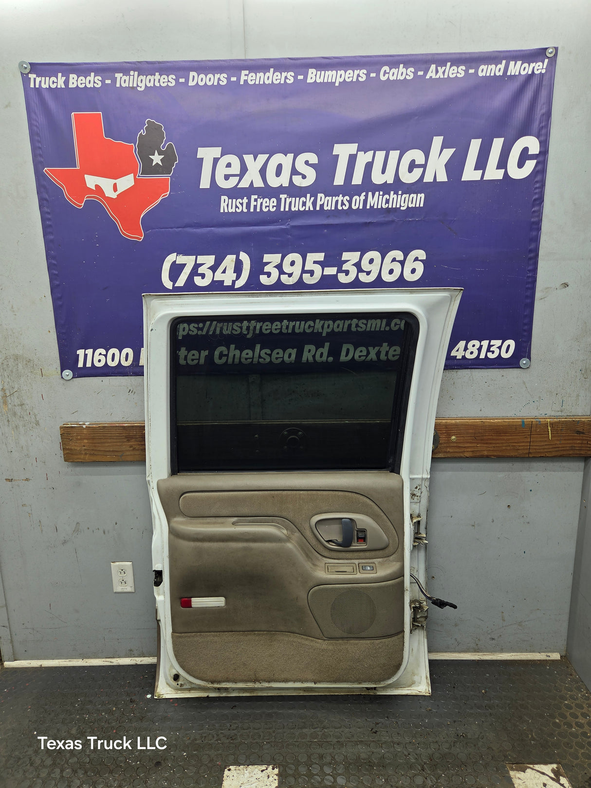 1992-2000 Chevrolet Silverado Suburban GMC Sierra K1500 K2500 K3500 Crew Cab LH Rear Driver Door