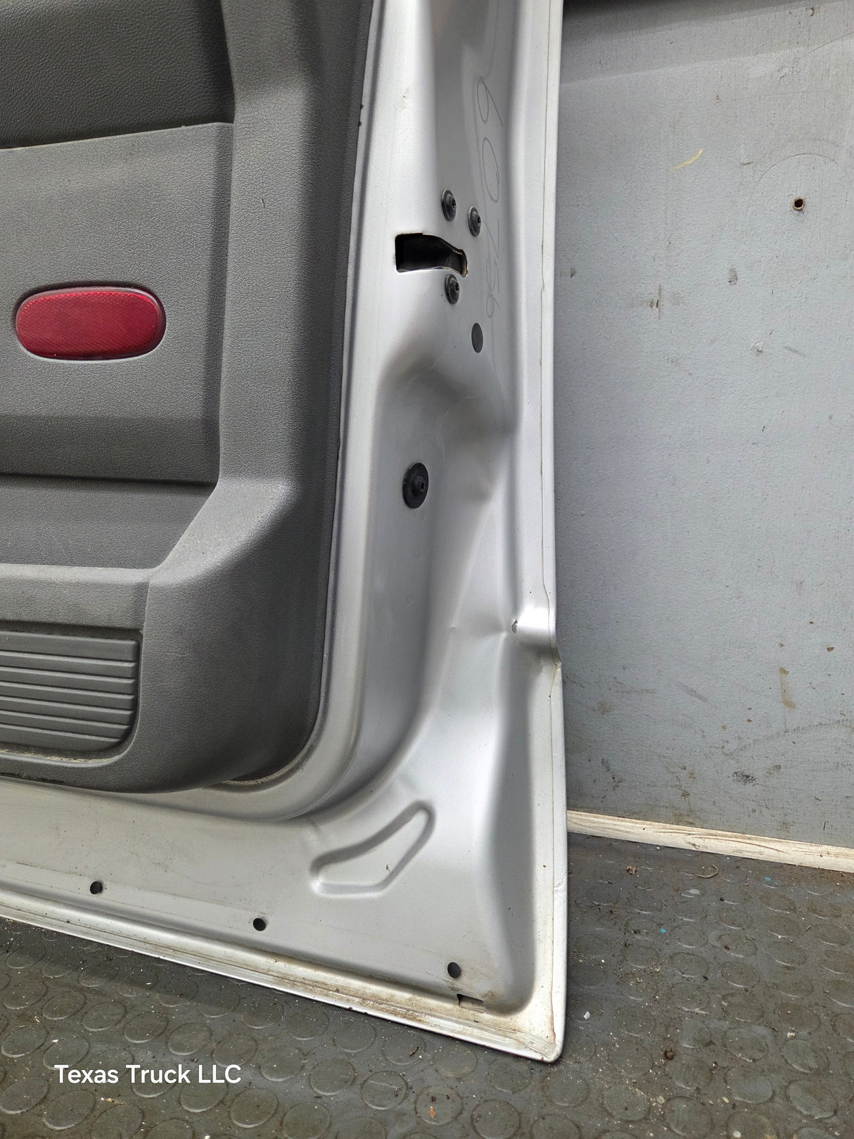 2003-2008 Dodge Ram 3rd Gen Passenger Side Front Quad Cab Crew Cab Door 1500 2500 3500 4500 5500