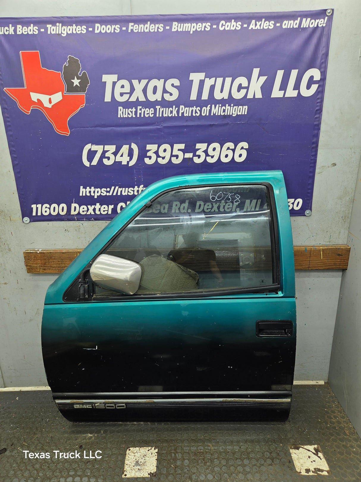 1988-2000 Chevrolet Silverado Suburban GMC Sierra LH Front Driver Side Door