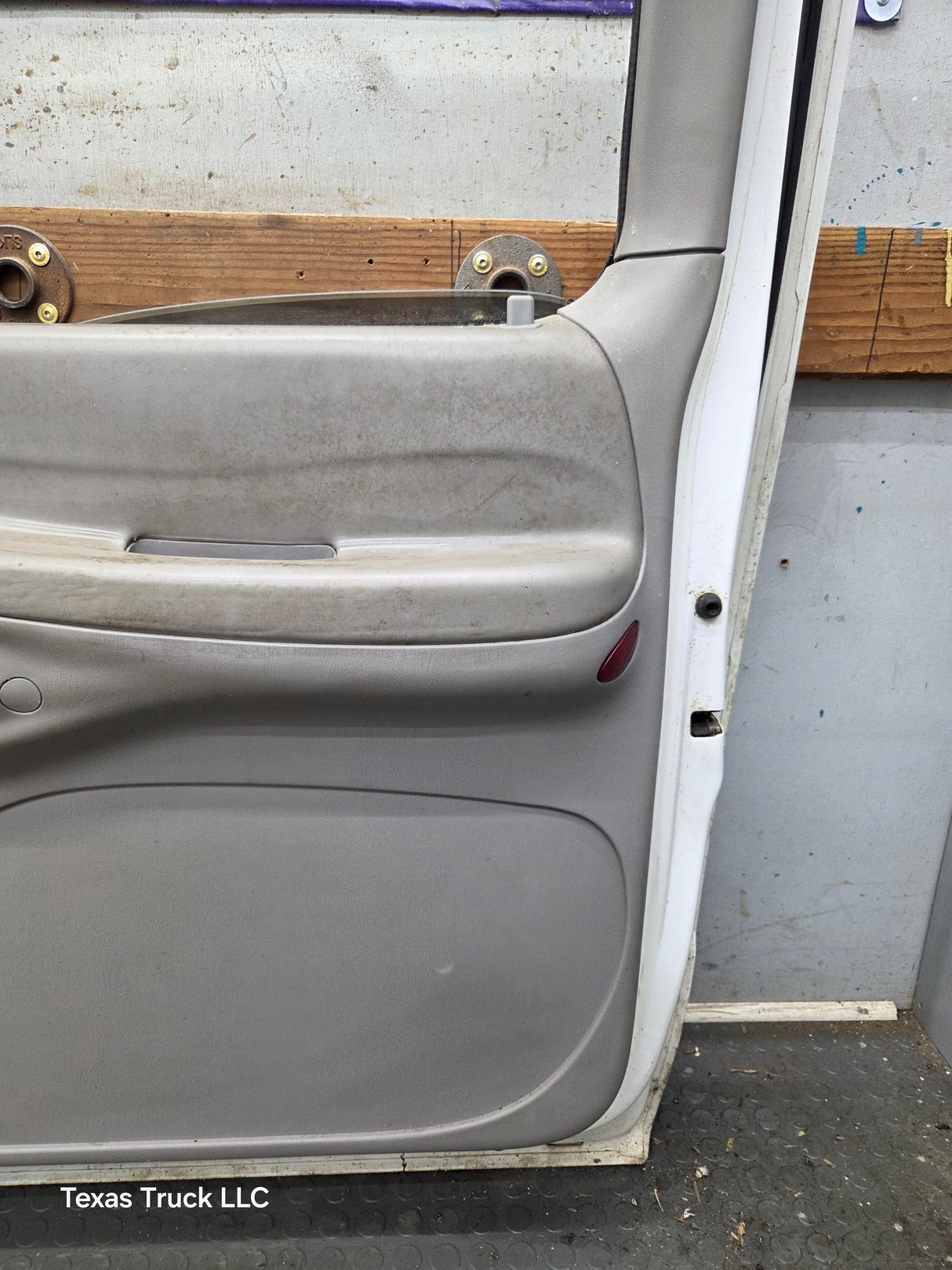 1997-2003 Ford F150 Extended / Regular Cab Passenger Side RH Front Door