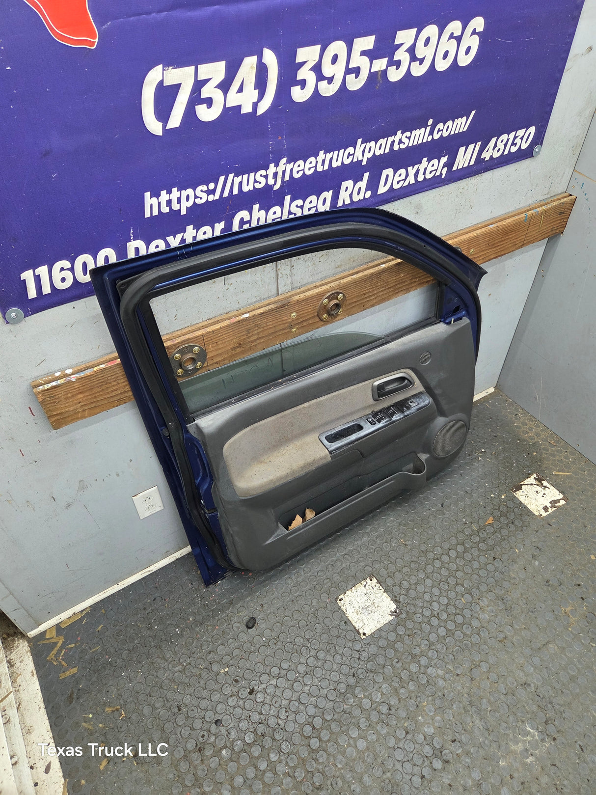 2004-2012 Chevrolet Colorado / GMC Canyon Driver Side Crew Cab Door LH