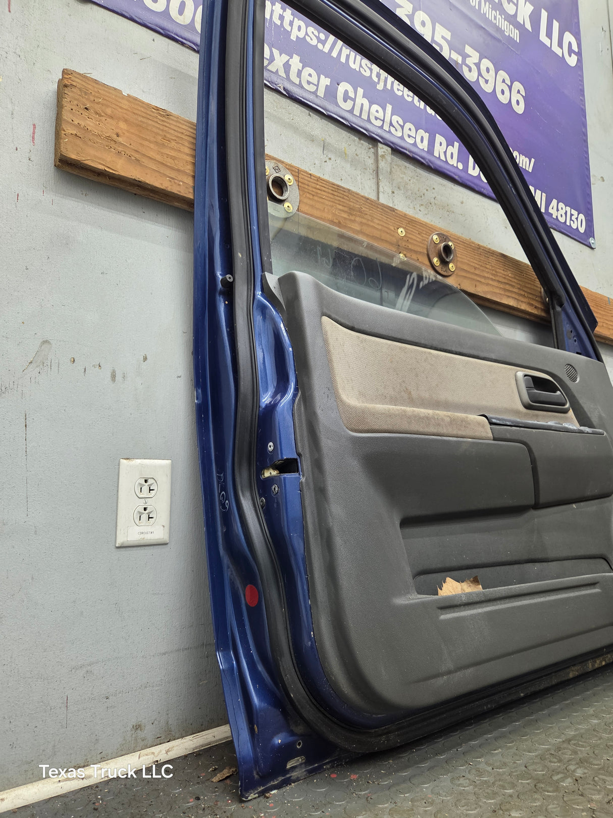 2004-2012 Chevrolet Colorado / GMC Canyon Driver Side Crew Cab Door LH