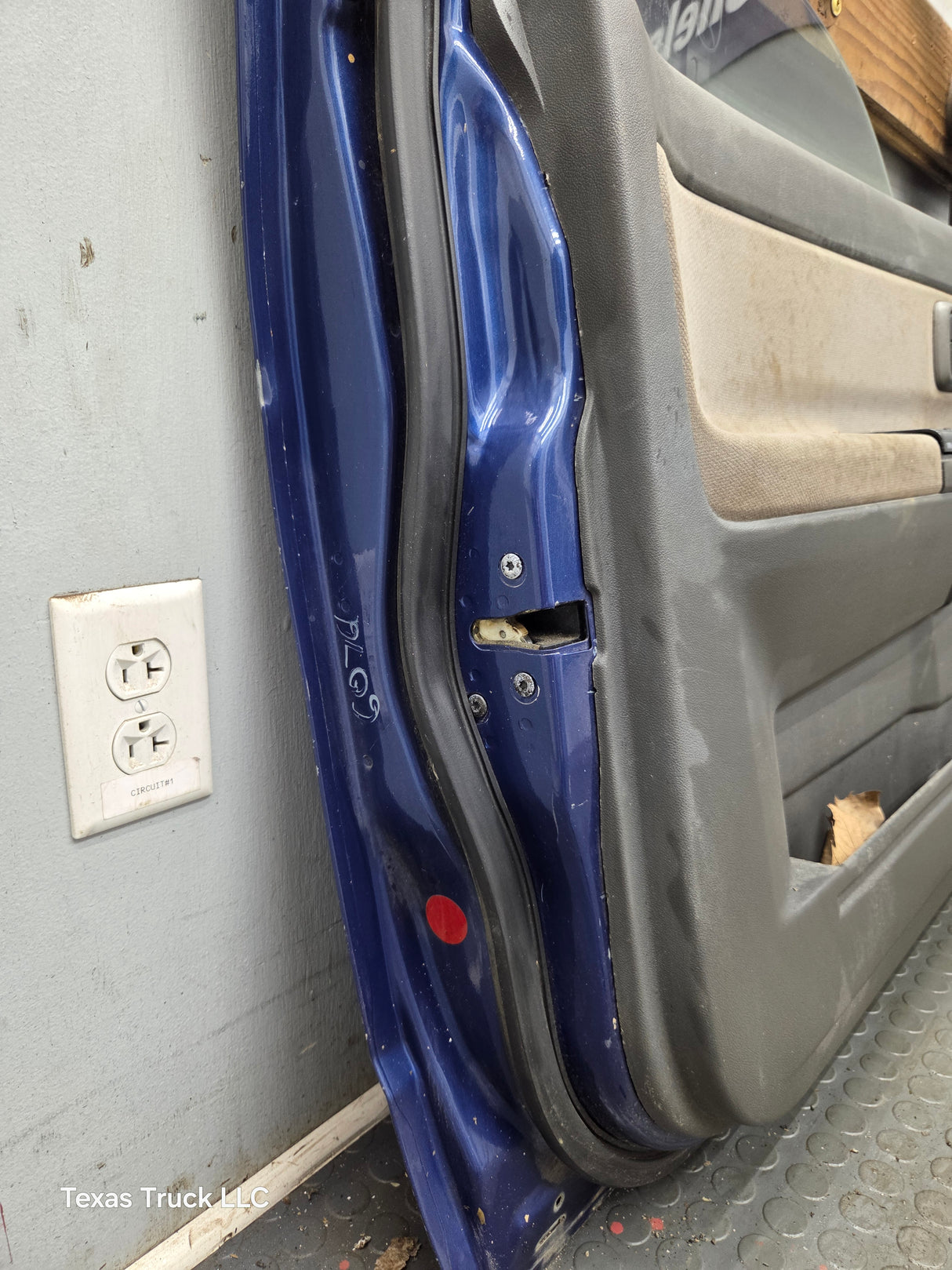 2004-2012 Chevrolet Colorado / GMC Canyon Driver Side Crew Cab Door LH