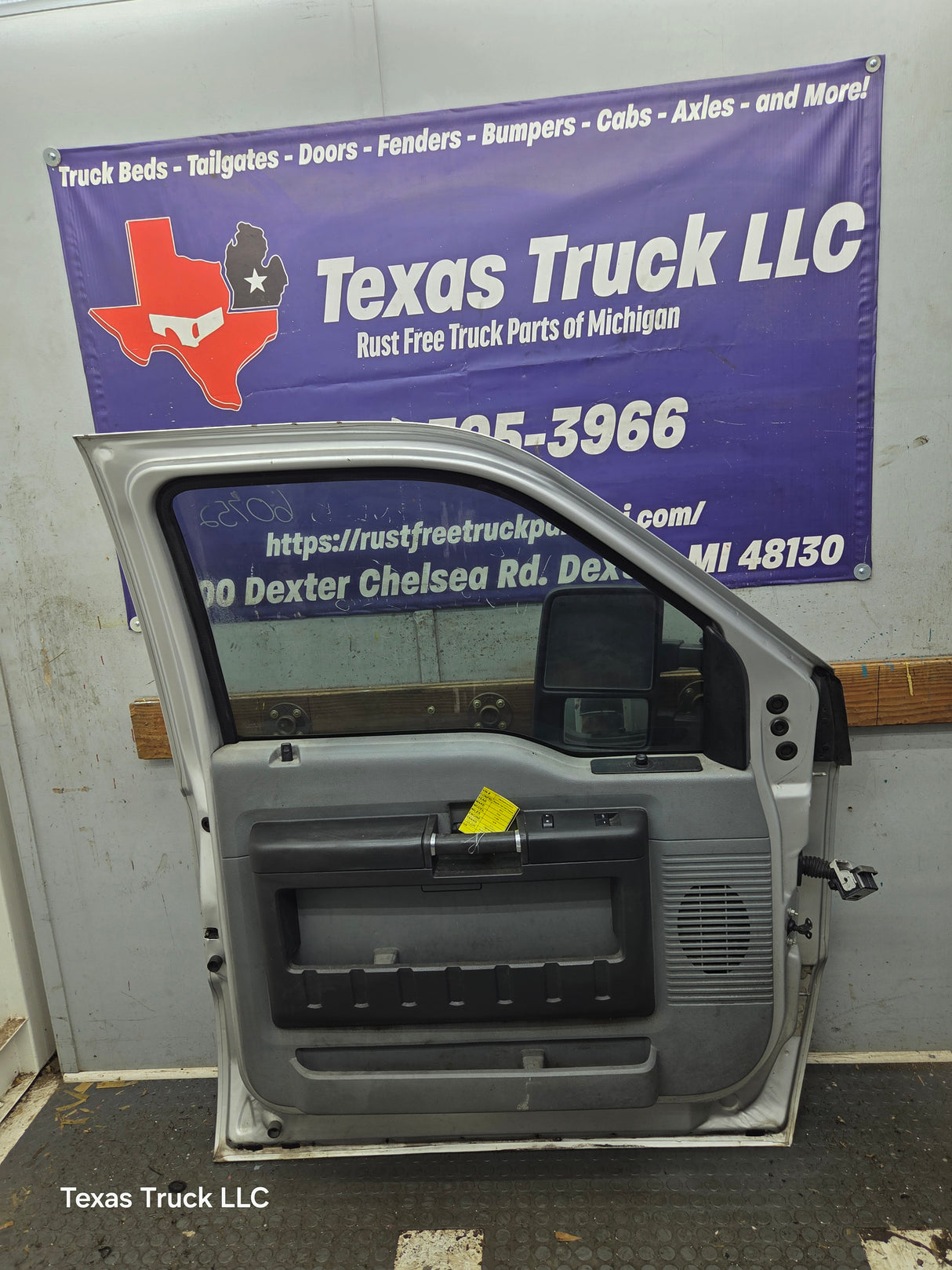 2012-2016 Ford Super Duty LH Driver Side Front Door F250 F350 F450 F550