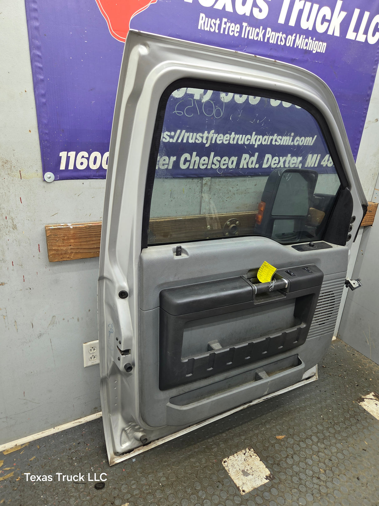 2012-2016 Ford Super Duty LH Driver Side Front Door F250 F350 F450 F550